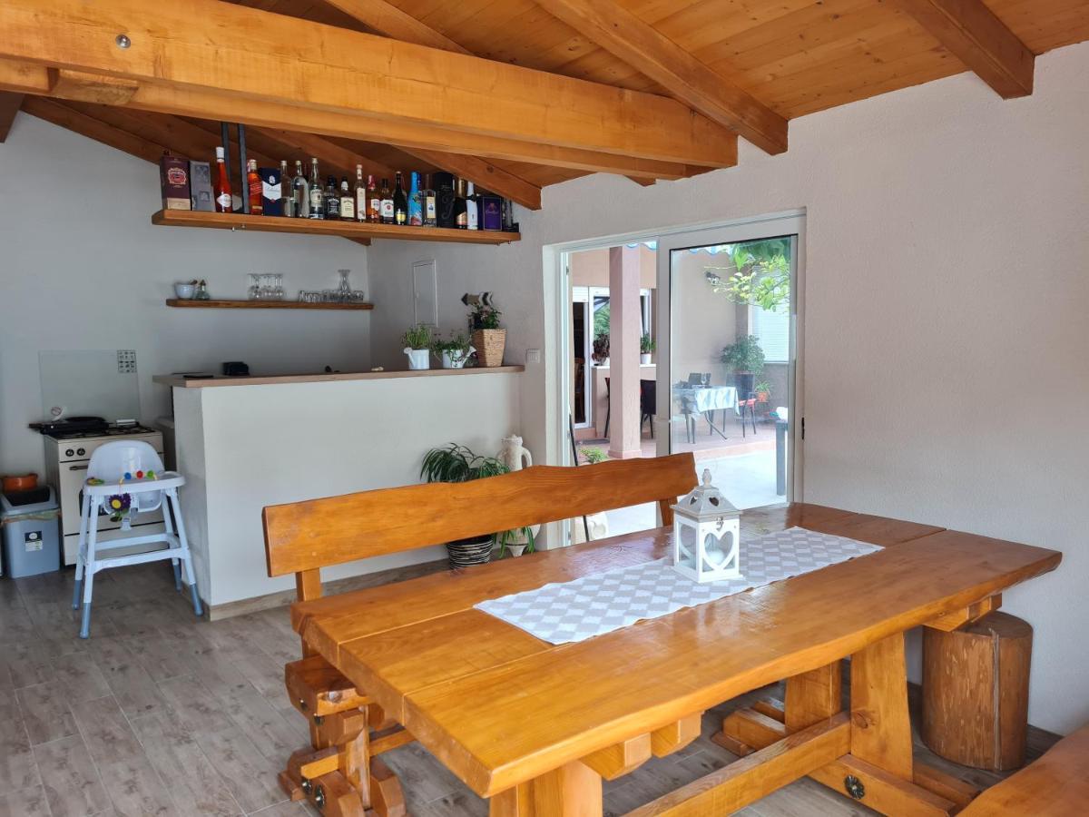 Apartments Nada Mundanije Extérieur photo